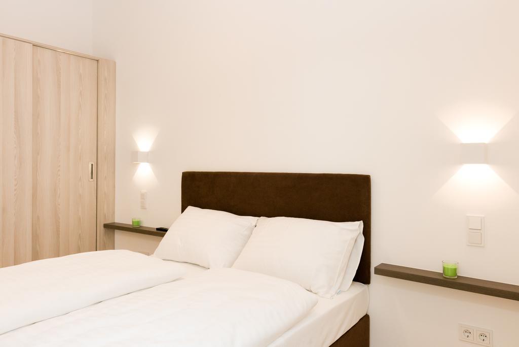 Castellez 1020 Apartment