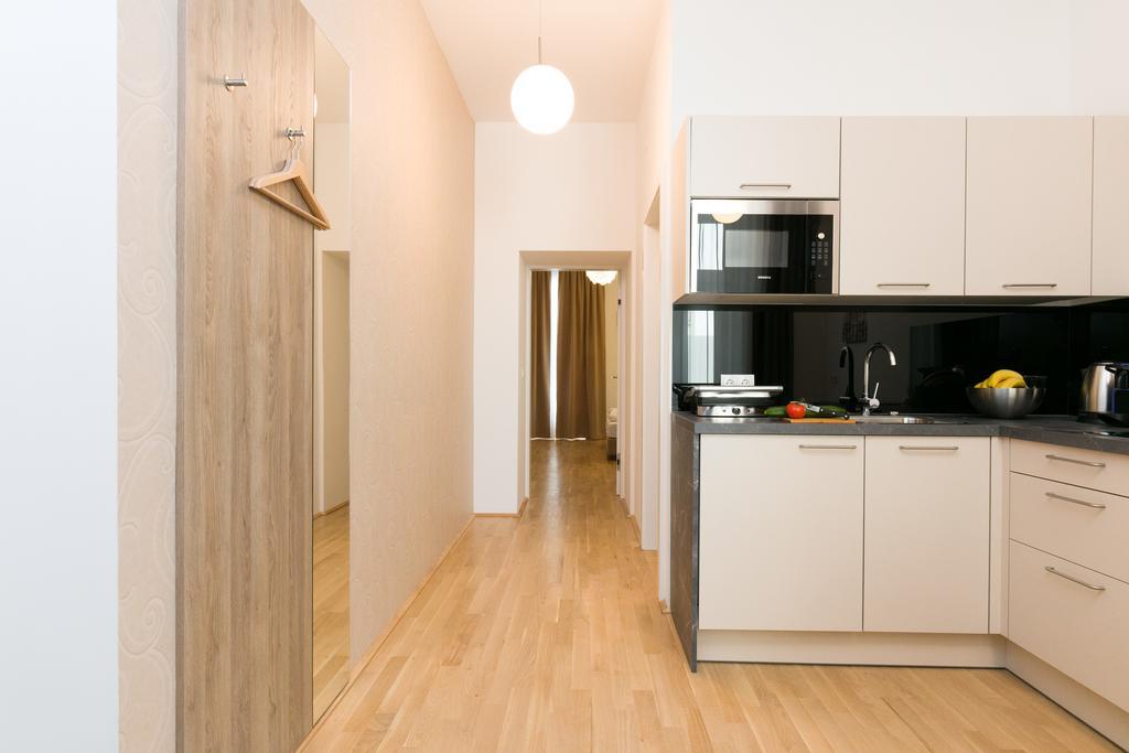 Apartament Castellez 1020 *