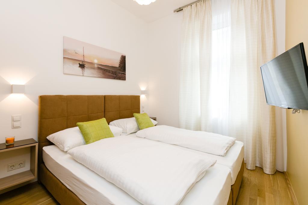 Apartament Castellez 1020 *